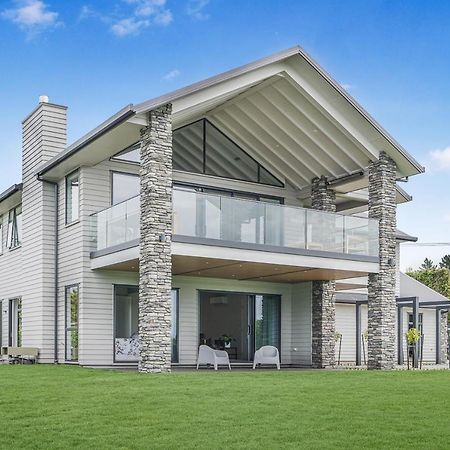 Lakeside Karapiro Downstairs Apartment Cambridge Bagian luar foto