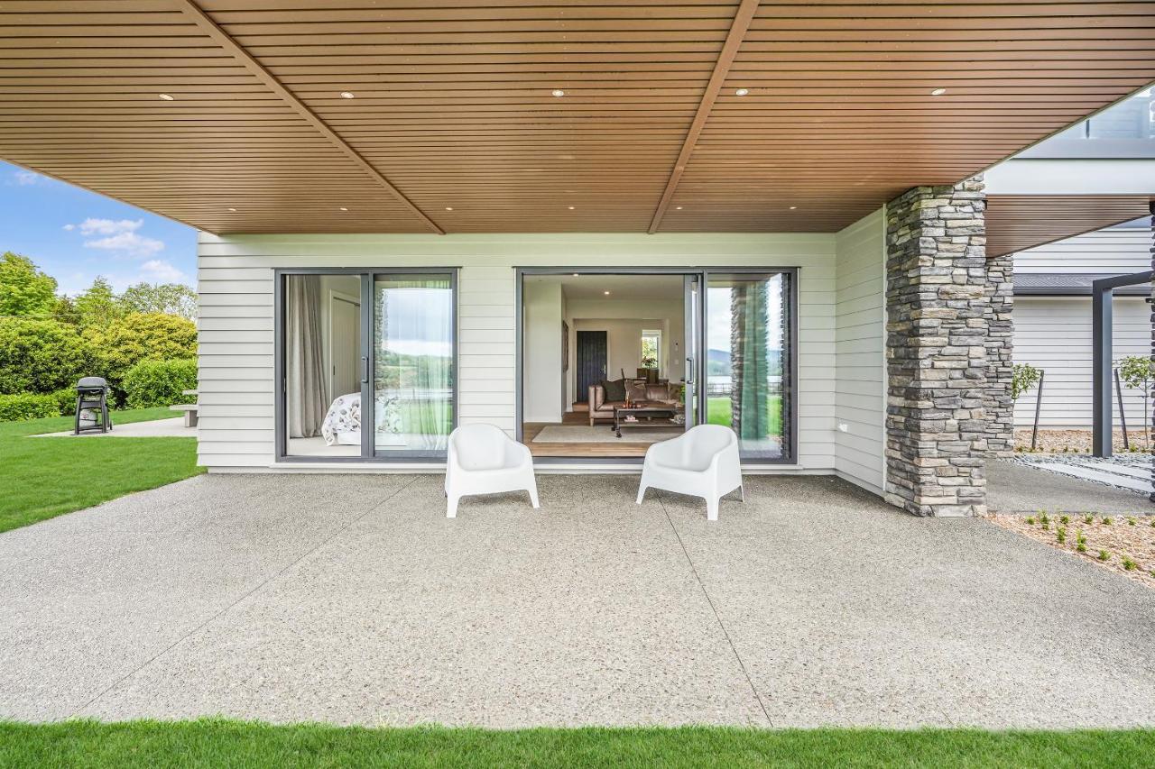 Lakeside Karapiro Downstairs Apartment Cambridge Bagian luar foto