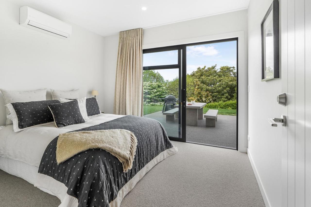 Lakeside Karapiro Downstairs Apartment Cambridge Bagian luar foto