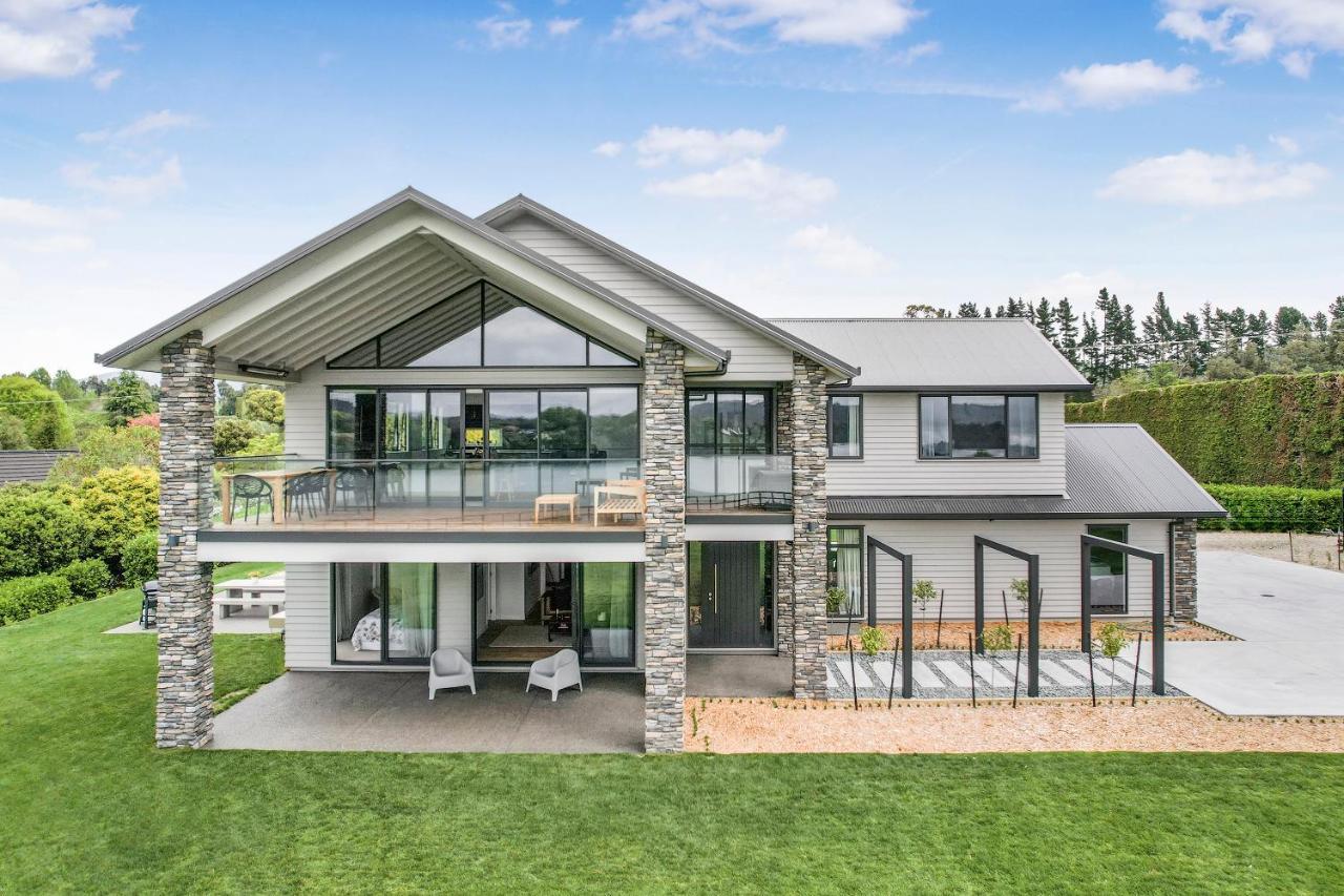 Lakeside Karapiro Downstairs Apartment Cambridge Bagian luar foto