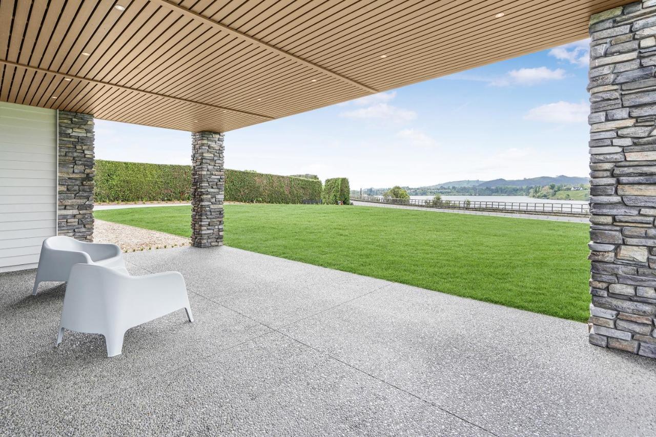 Lakeside Karapiro Downstairs Apartment Cambridge Bagian luar foto