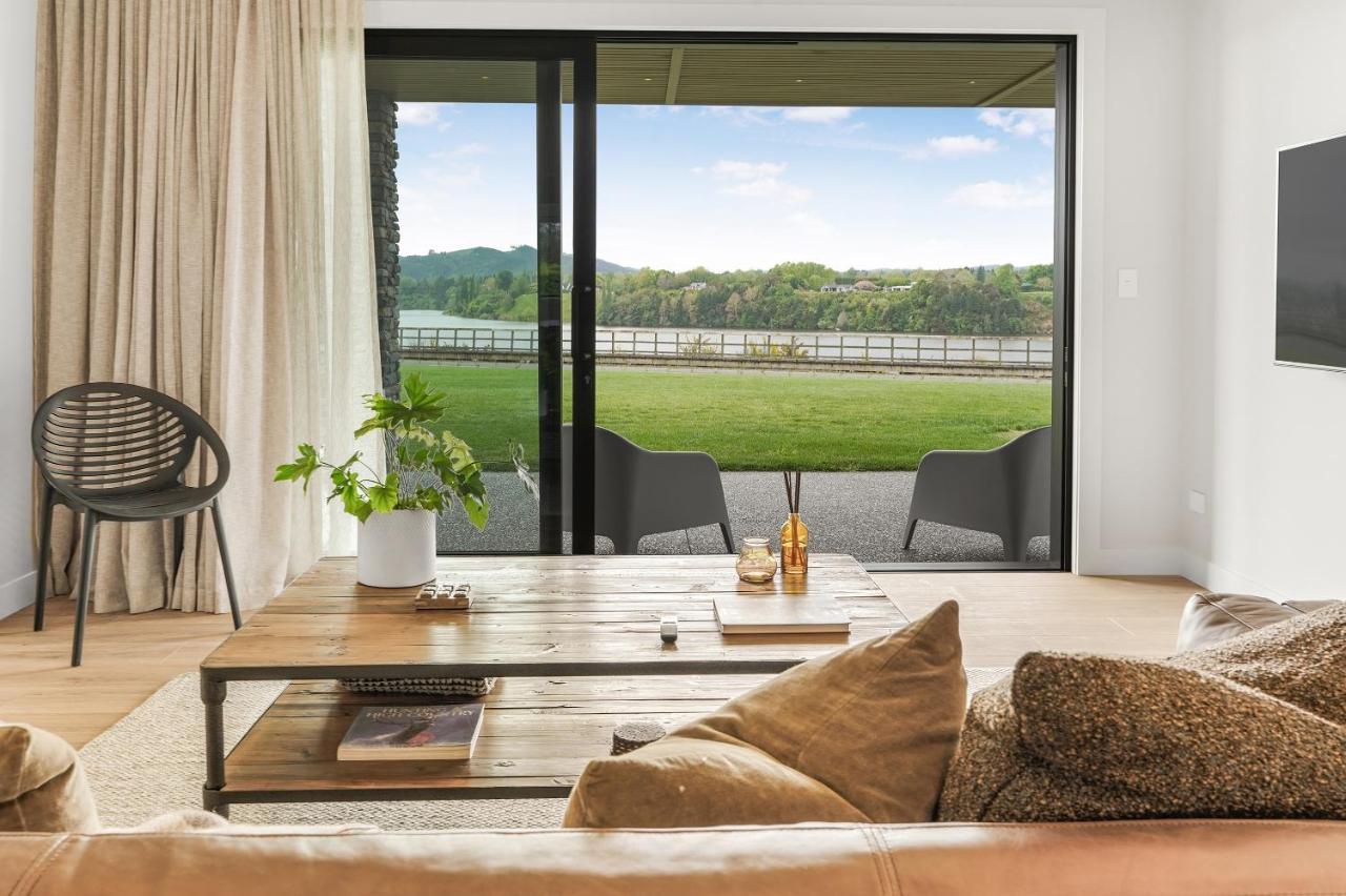 Lakeside Karapiro Downstairs Apartment Cambridge Bagian luar foto