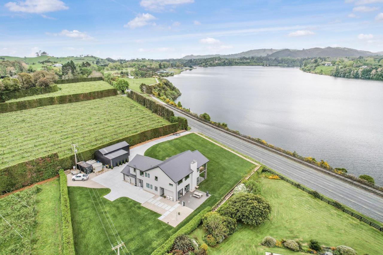 Lakeside Karapiro Downstairs Apartment Cambridge Bagian luar foto